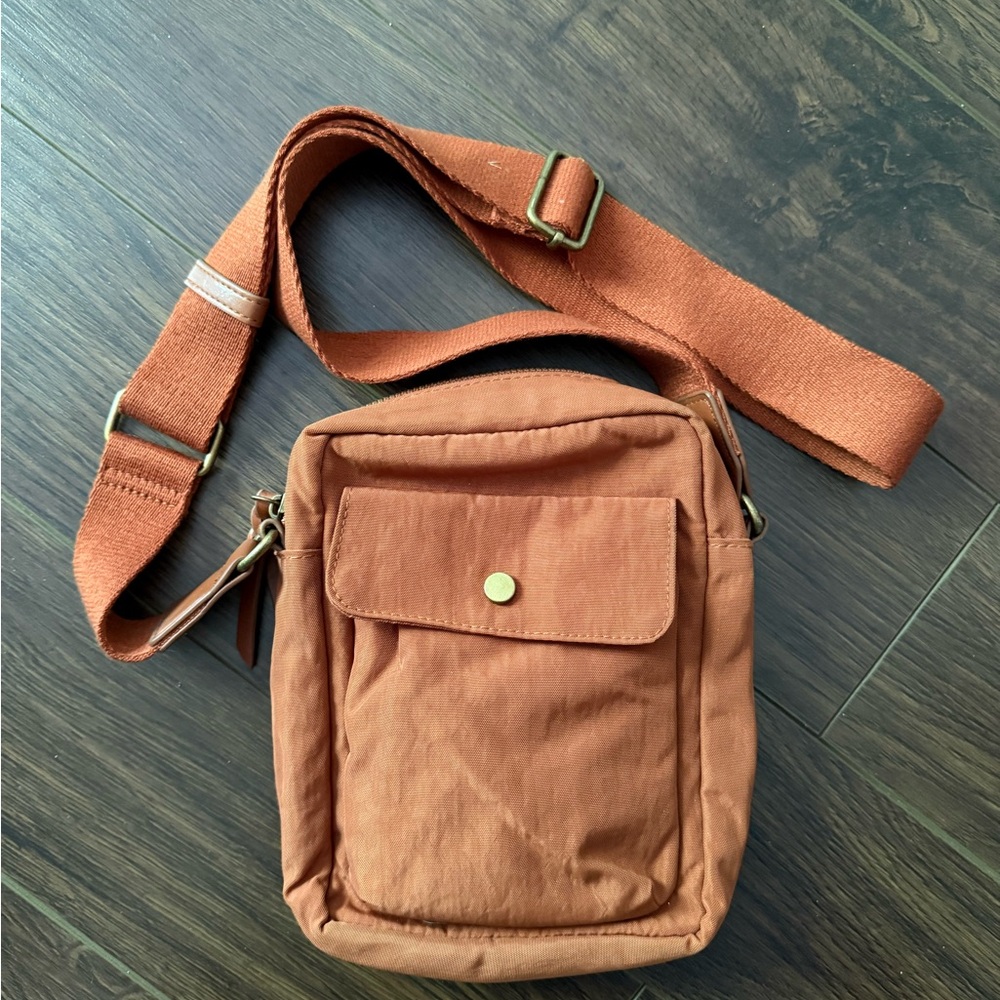 UNIVERSAL THREAD (by Target) crossbody bag, NWOT. Burnt orange. - Picture 6 of 6